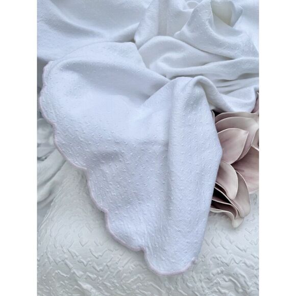 100% Cotton FULL XL White MATELASSE 3 Pc Bed Cover Pink Embroidery Scalloped - Picture 6 of 13